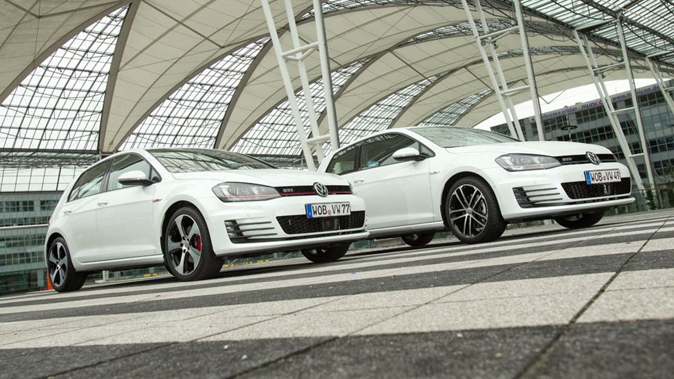 Comparativa: VW Golf GTi vs GTD, en guardia