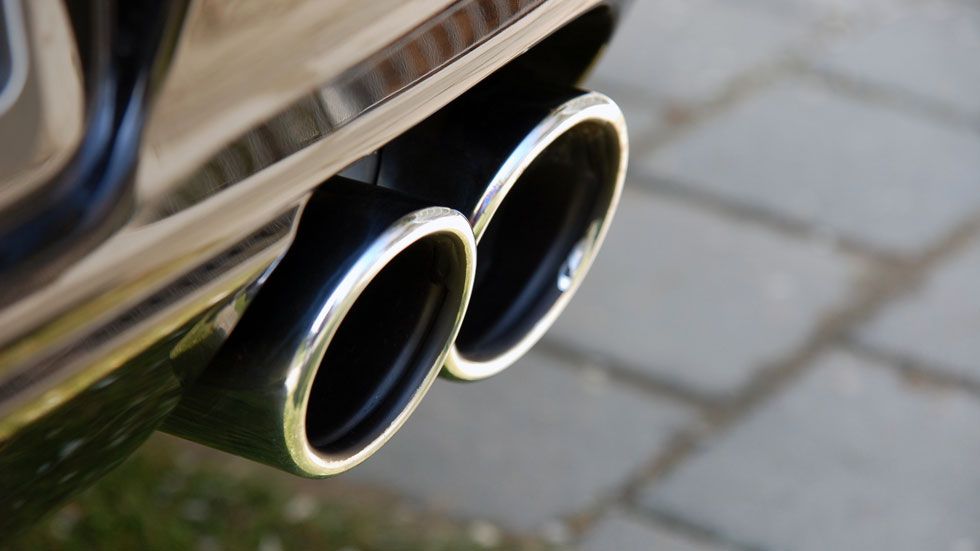 Los eurodiputados respaldan rebajar las emisiones de los coches