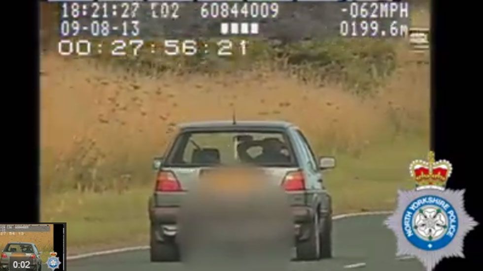 Vídeo: cazado conduciendo a 100 km/h… ¡sin manos!