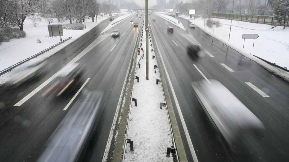 Trucos de conducción y mantenimiento de tu coche sobre nieve