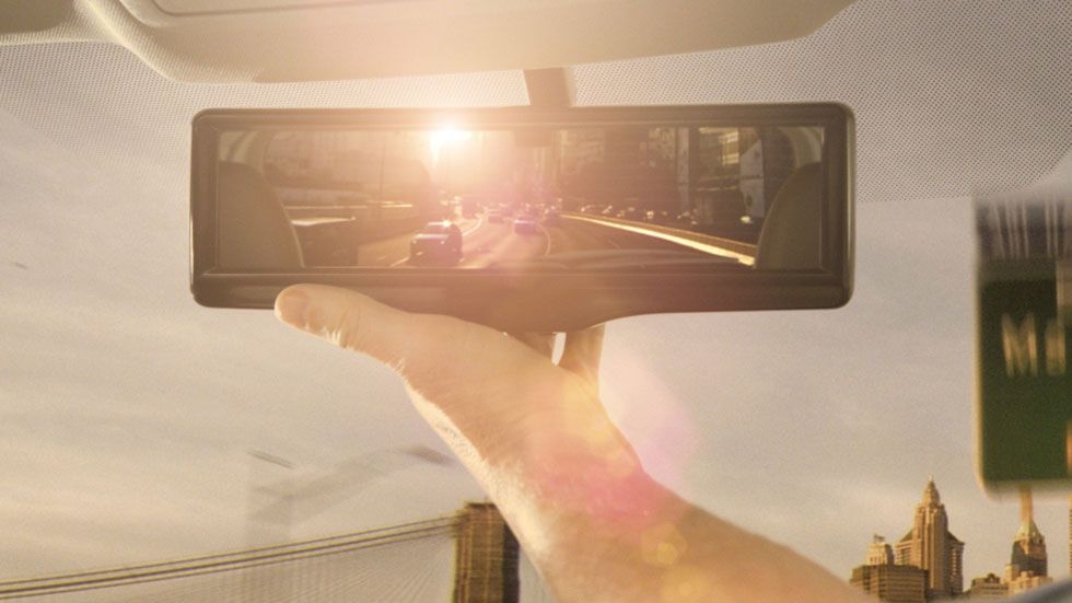 Llega el retrovisor inteligente y lo firma Nissan
