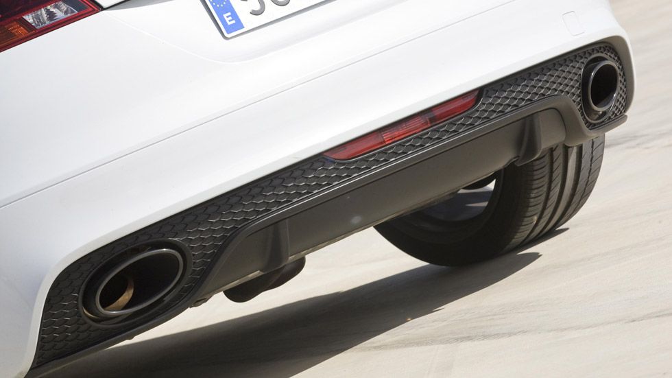 Aprobada la reducción de emisiones de los coches para 2020
