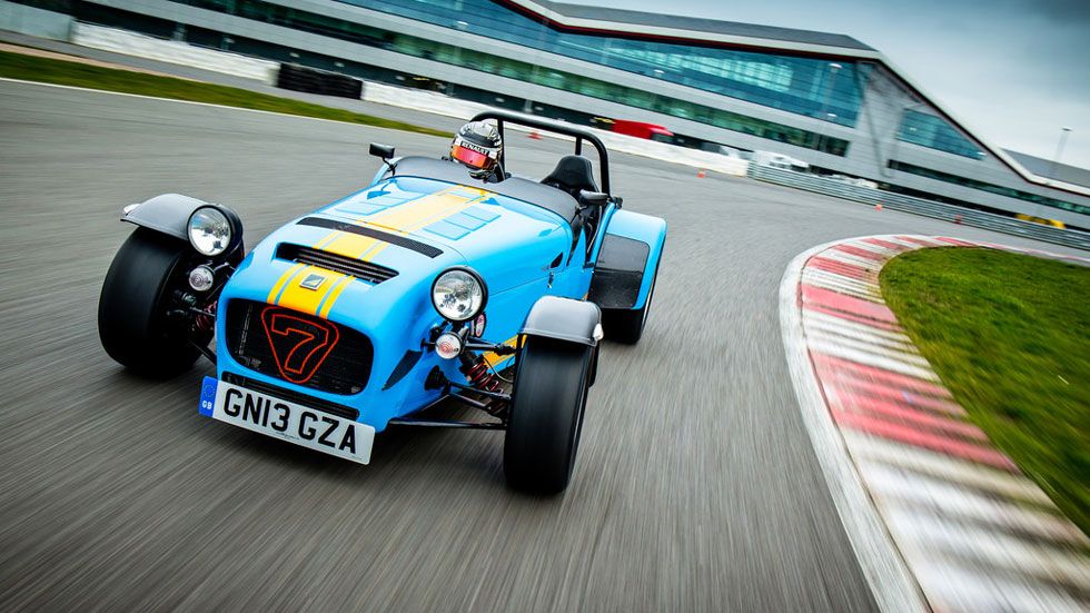Videonoticia: Kobayashi se sube al Caterham Seven más rápido de la historia