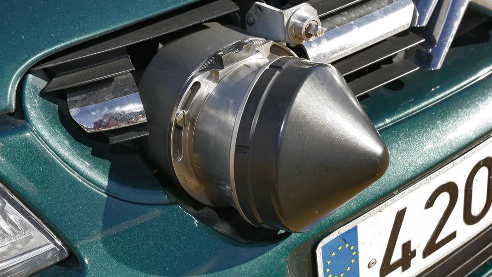 Llega el radar móvil en coche que simula una avería