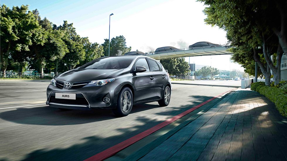 Toyota Auris 2014, equipamiento mejorado
