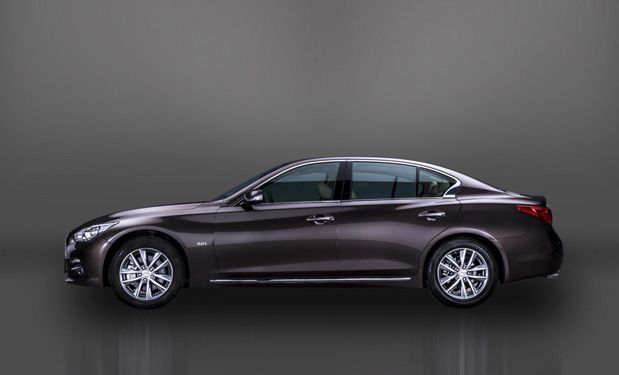 Infiniti Q50 de batalla larga para China