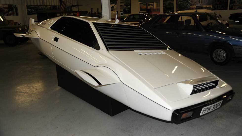 El Lotus Esprit submarino de James Bond puede ser tuyo