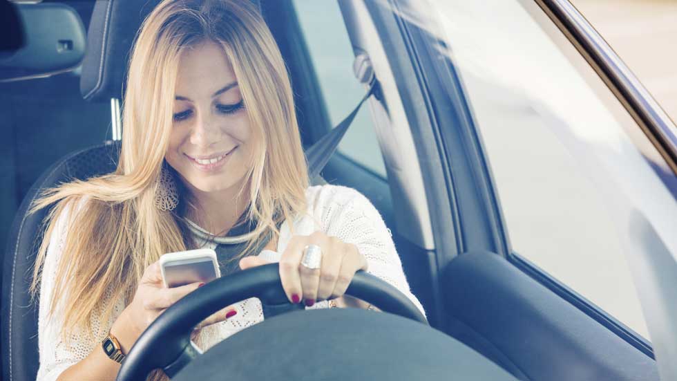 Drive, el dispositivo que mantendrá tus manos en el volante