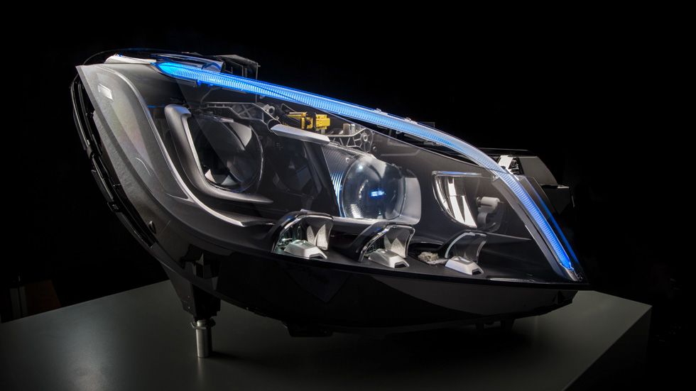 Los faros del futuro de Mercedes