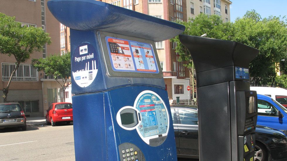 Gastamos 15.700 horas en Madrid en usar los parquímetros de la ORA
