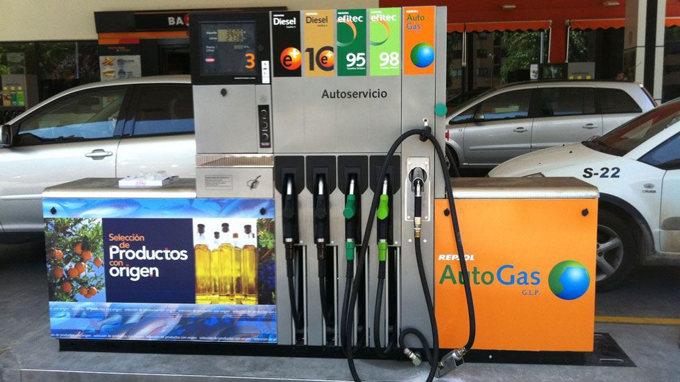 ¿Qué combustible elijo? ¿Gasolina y gasóleo premium o normal?