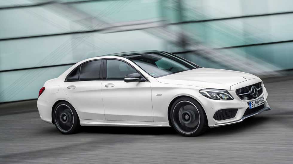 Mercedes-Benz C450 AMG 4Matic, con permiso del C63 AMG