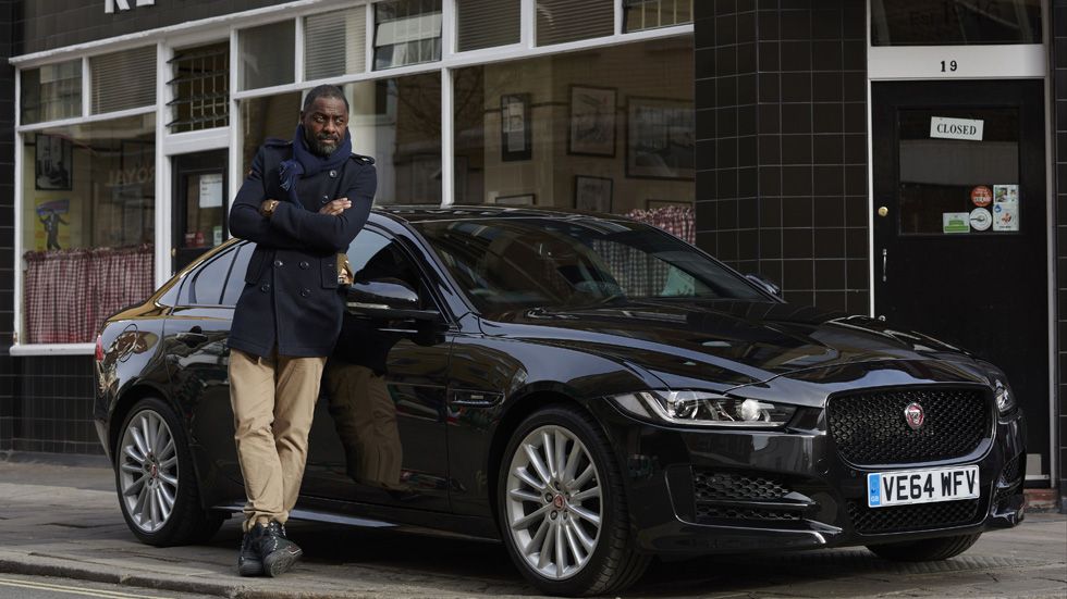 VÍDEO: el actor y DJ Idris Elba y su viaje Londres-Berlín a bordo de un Jaguar XE