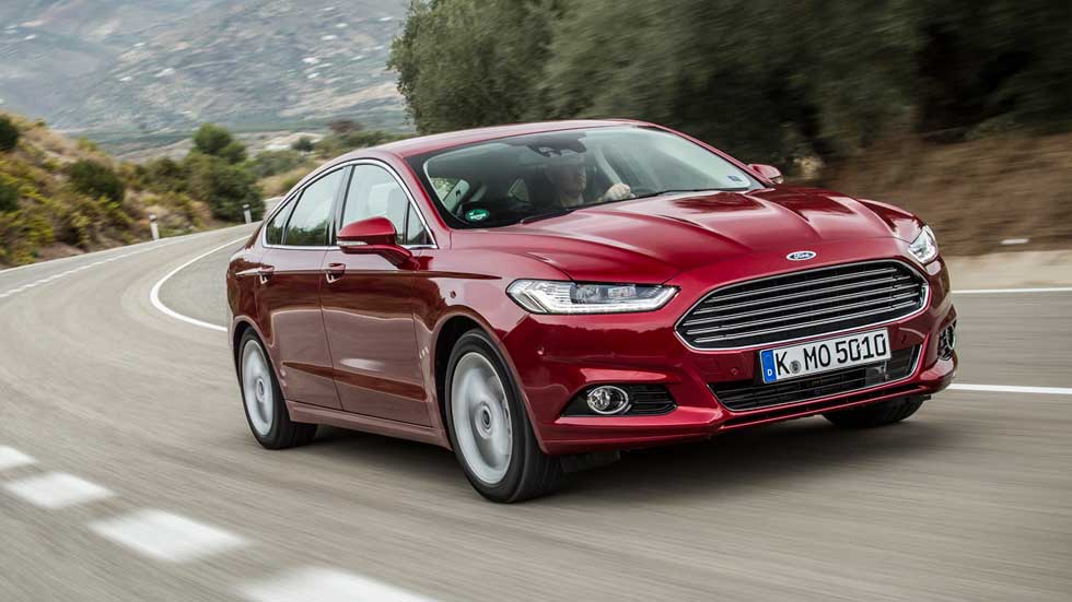 Ford Mondeo, nuevas versiones más eficientes, potentes y 4x4 para 2015