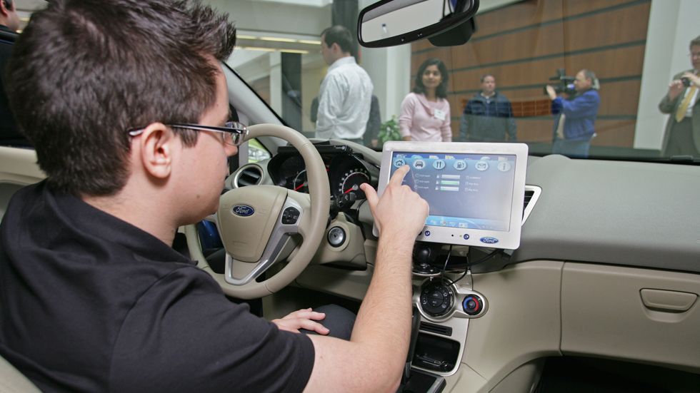 Nuevo sistema de Ficosa para la conexión independiente en el coche