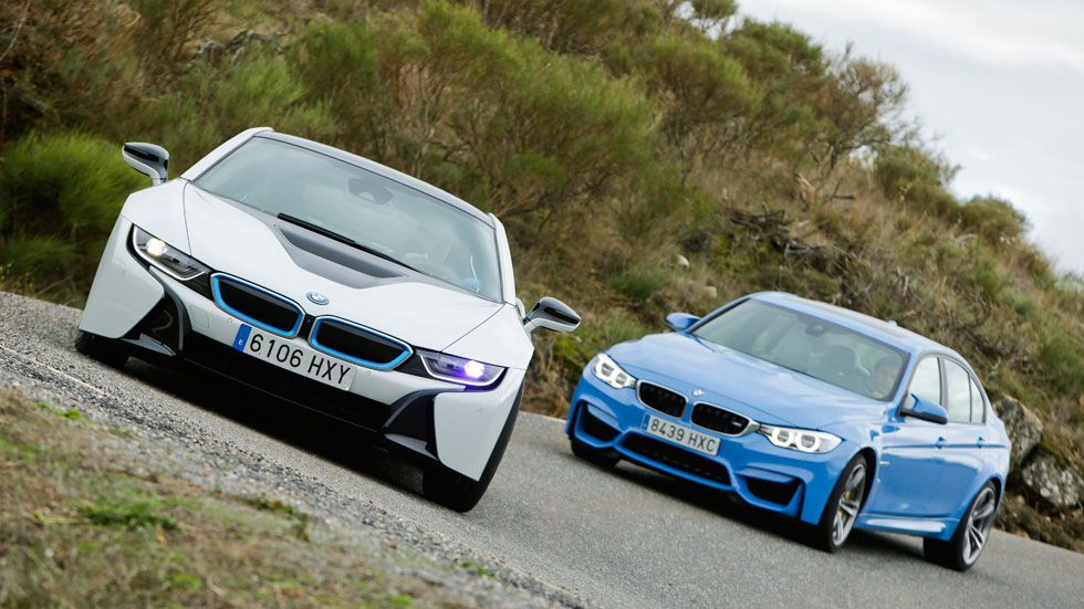Comparativa: BMW M3 DKG vs BMW i8