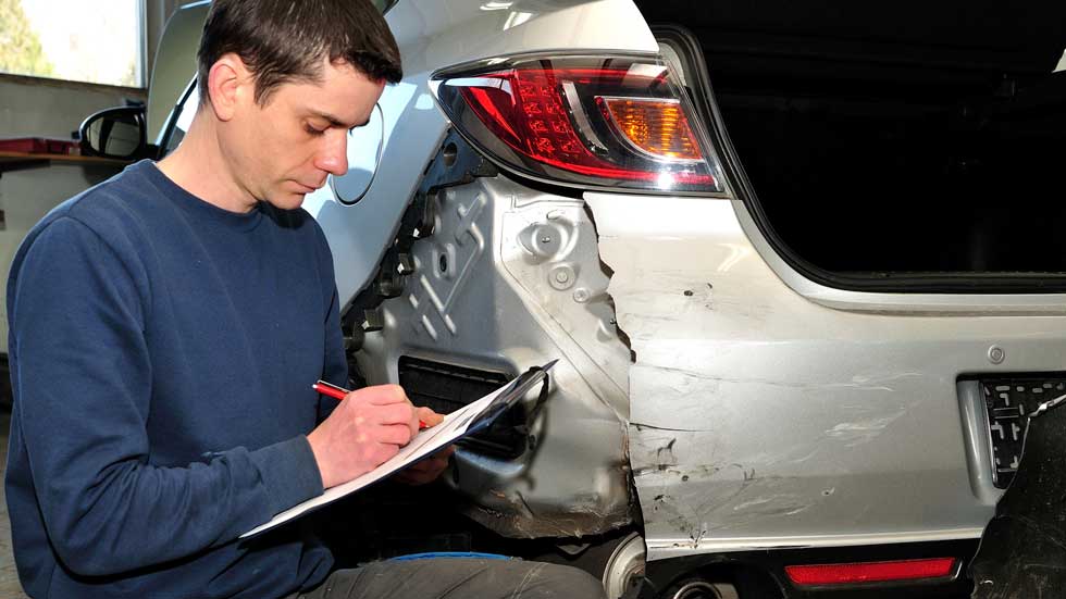 El fraude profesional al seguro del coche aumenta en 2014