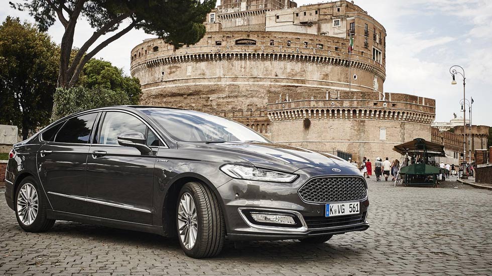 Ford Mondeo Vignale, vestido de etiqueta