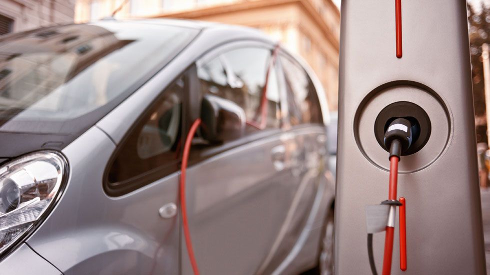 El parque de coches eléctricos se triplicará en 2017