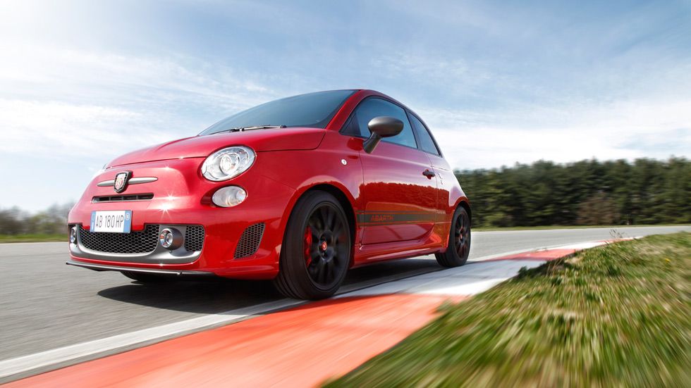 Abarth 500 2015, el pequeño escorpión se renueva