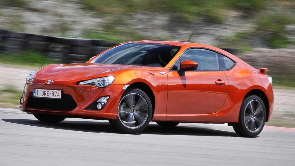 Los 5 coches más baratos que te dan más alegrías al volante