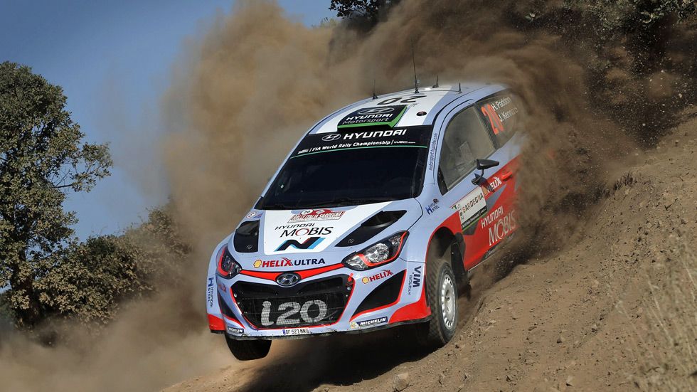 Rallye de Italia - viernes: Hayden Paddon, la sorpresa en Cerdeña