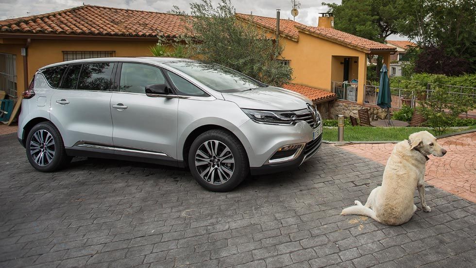 5 coches diferentes: los “rara avis” del mercado