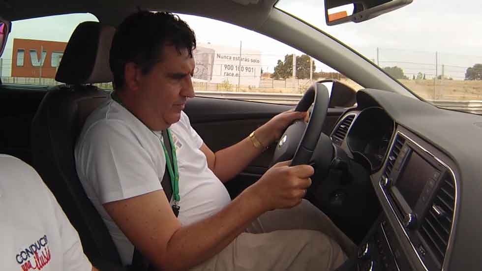 Estas son las sensaciones de una persona ciega al conducir un coche (Vídeo)