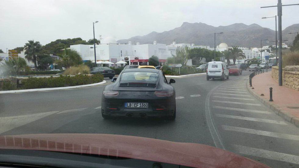 El actualizado Porsche 911, cazado en Almería