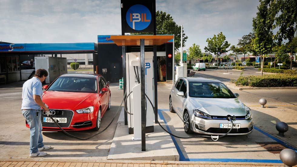 Comparativa: Audi A3 Sportback e-tron contra VW Golf GTE