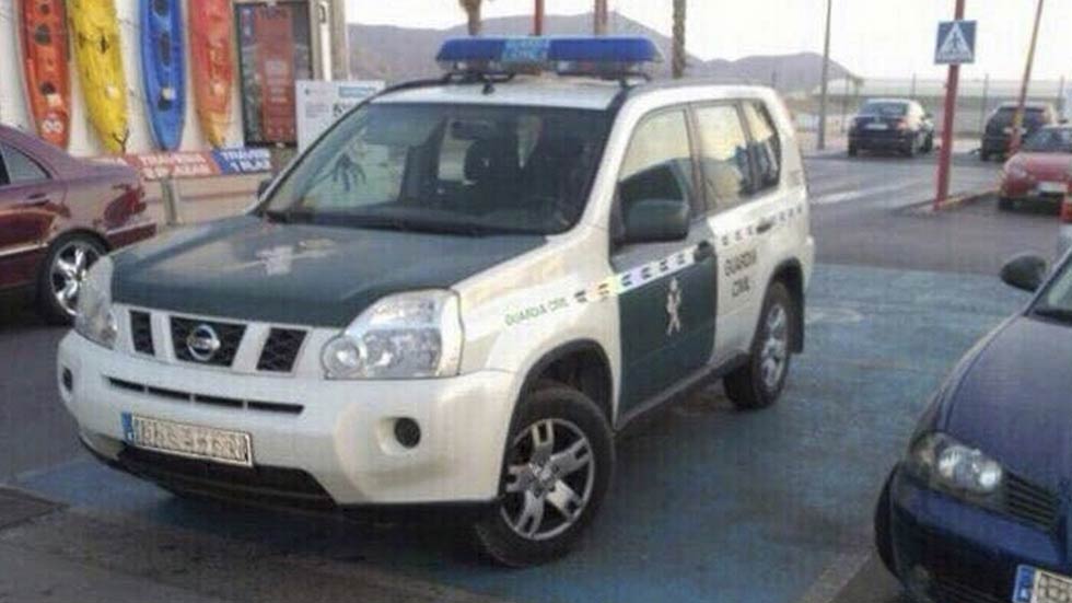 Un joven denunciado por 'burlarse' en Facebook del 'mal aparcamiento' de la Guardia Civil