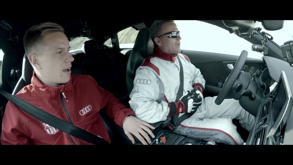 Les piden autógrafos a los jugadores del Barça a 240 km/h con un Audi (vídeo)