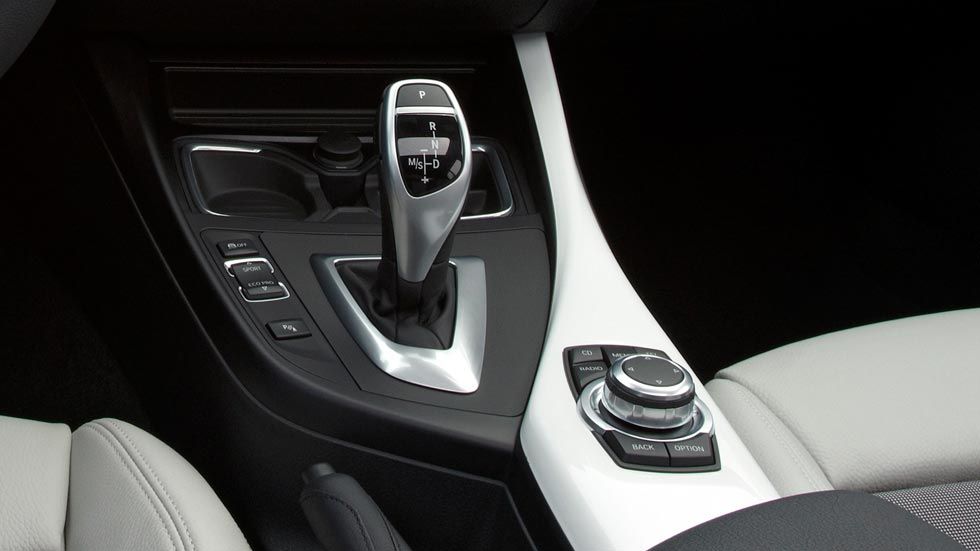 Cómo se usa un cambio automático en un coche