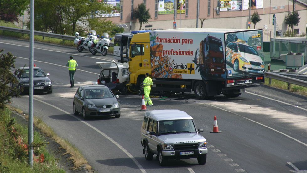 Las carreteras españolas dejan 1.126 muertos en 2015