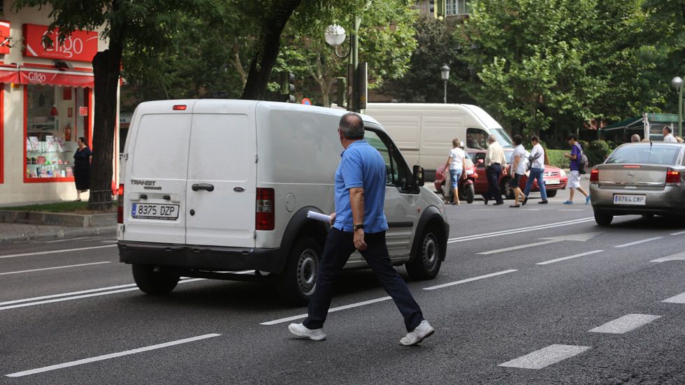 ¿Málaga multará con 1.000 euros por no cruzar por el paso de peatones?