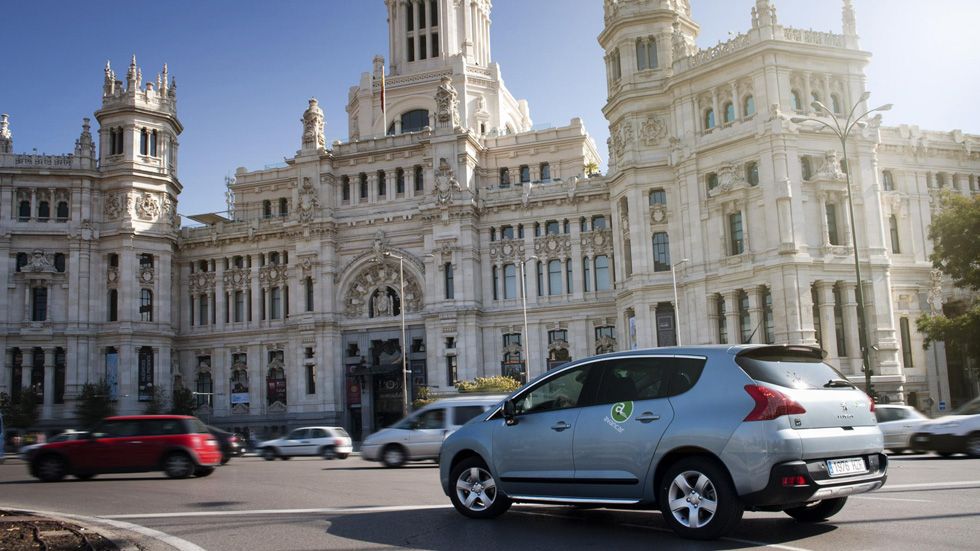 Tener coche cuesta más de 16 euros a la hora. Una opción: el carsharing