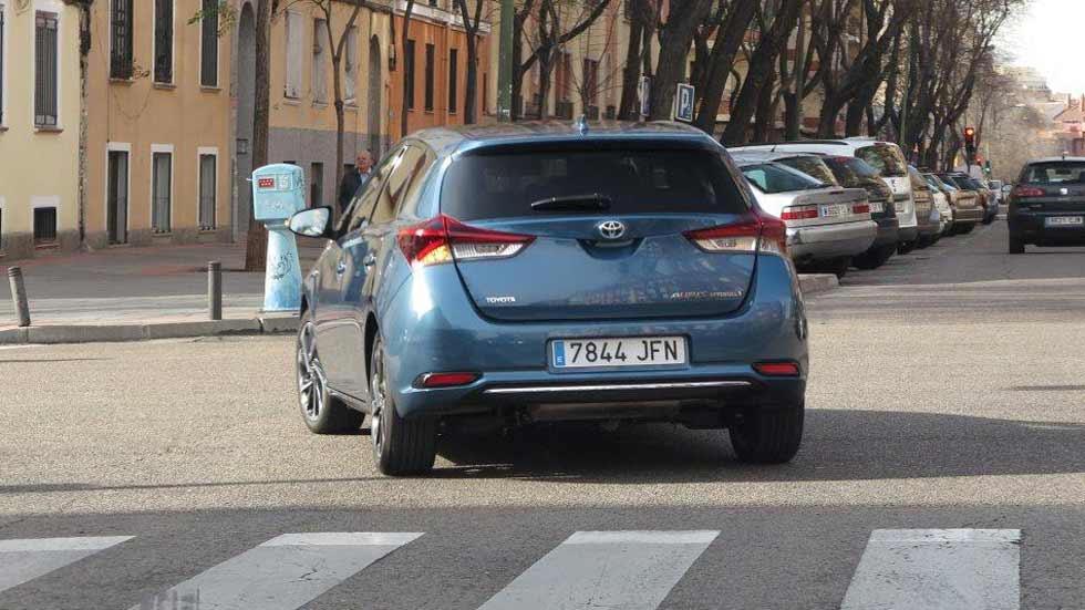 El Toyota Auris Hybrid, en los "pies" de un conductor "antieficiente"