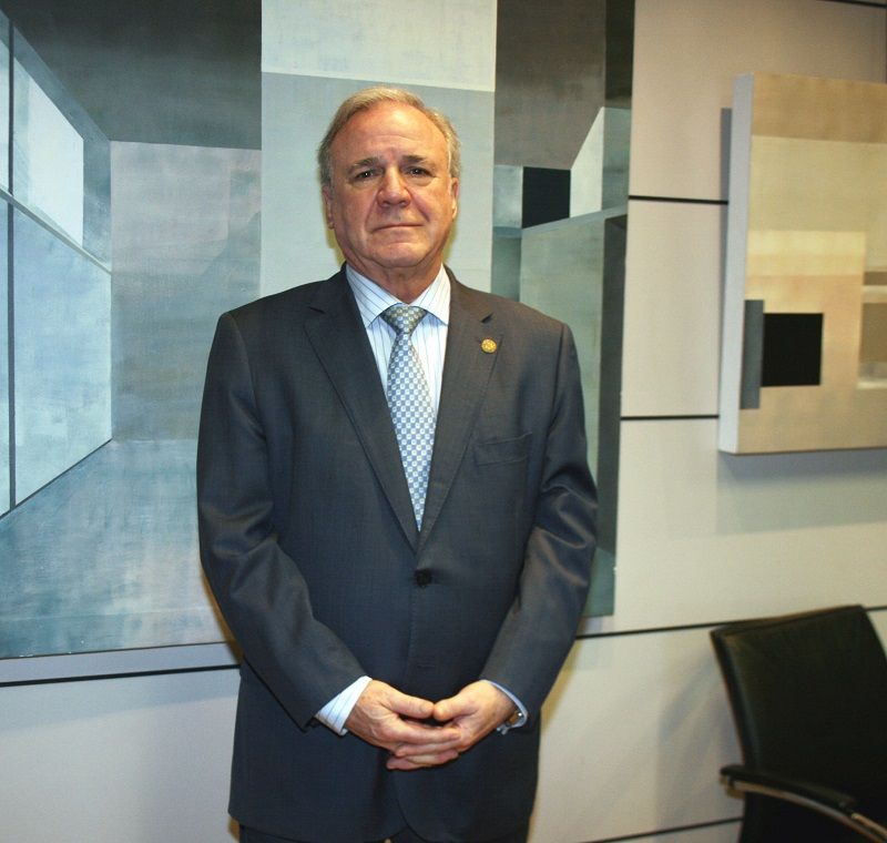 La AEC reelige a su presidente