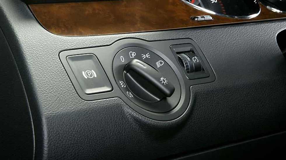 Dudas: consejo sobre compra de coche nuevo con freno de mano eléctrico