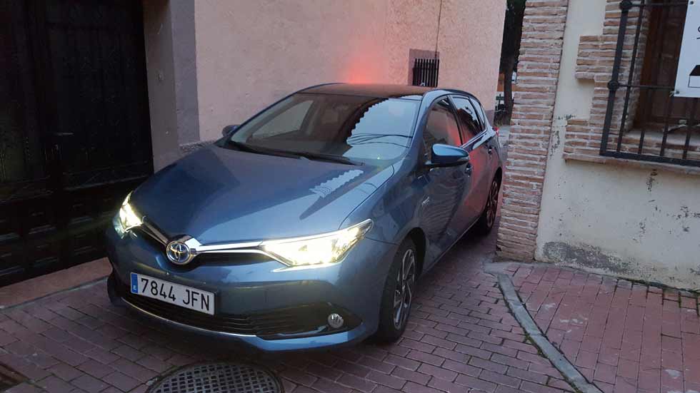 Toyota Auris Hybrid: piensa en verde y te sorprenderás