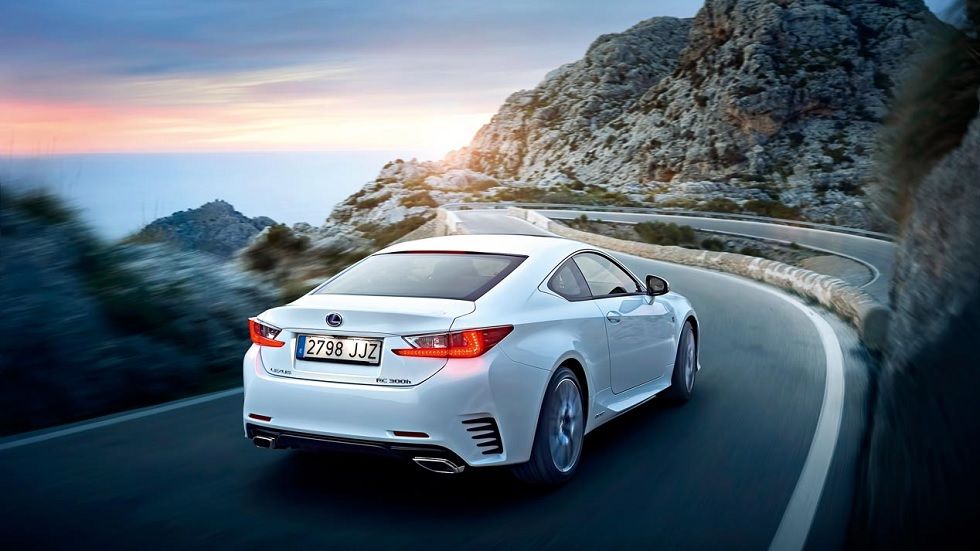Lexus RC 300h, coupé híbrido con clase