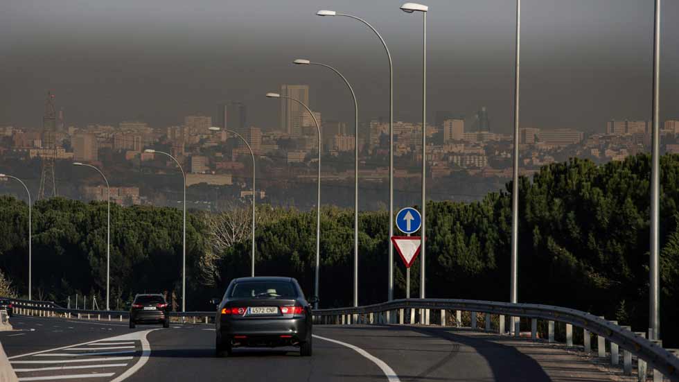 Madrid estudia prohibir la circulación de los coches Diesel en cuatro años