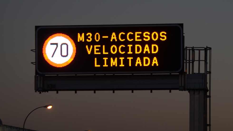 Las Administraciones, contra los coches que más contaminan