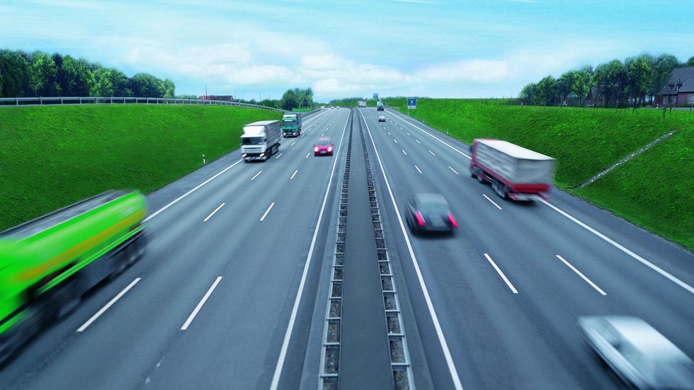 Los fabricantes de coches piden reasfaltar las carreteras para reducir las emisiones
