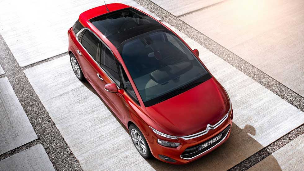 Dudas: ¿son seguros los techos de cristal panorámicos de los coches?