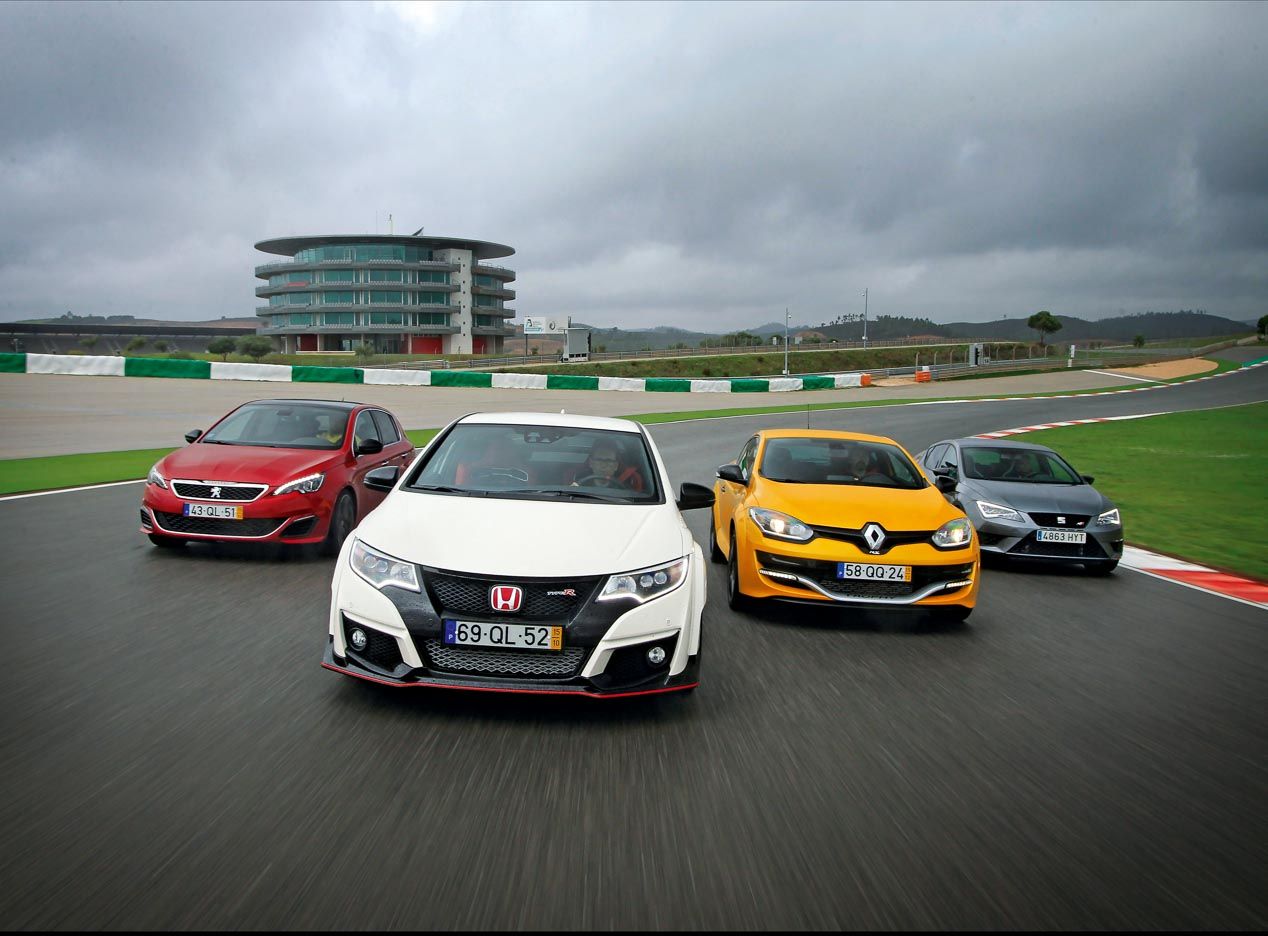 Honda Civic Type R, Seat Leon Cupra, Renault Megane Trophy y Peugeot 308 GTI en circuito