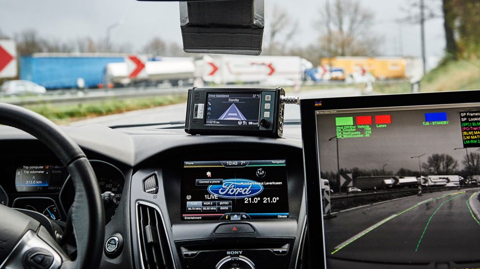 Reino Unido permite probar coches autónomos en sus carreteras