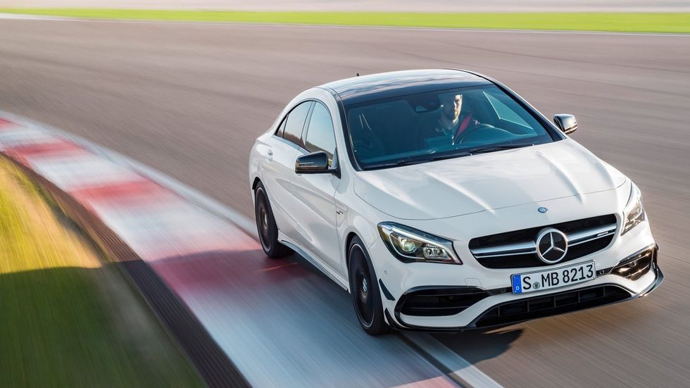 El Mercedes-Benz CLA 2016, con diseño renovado