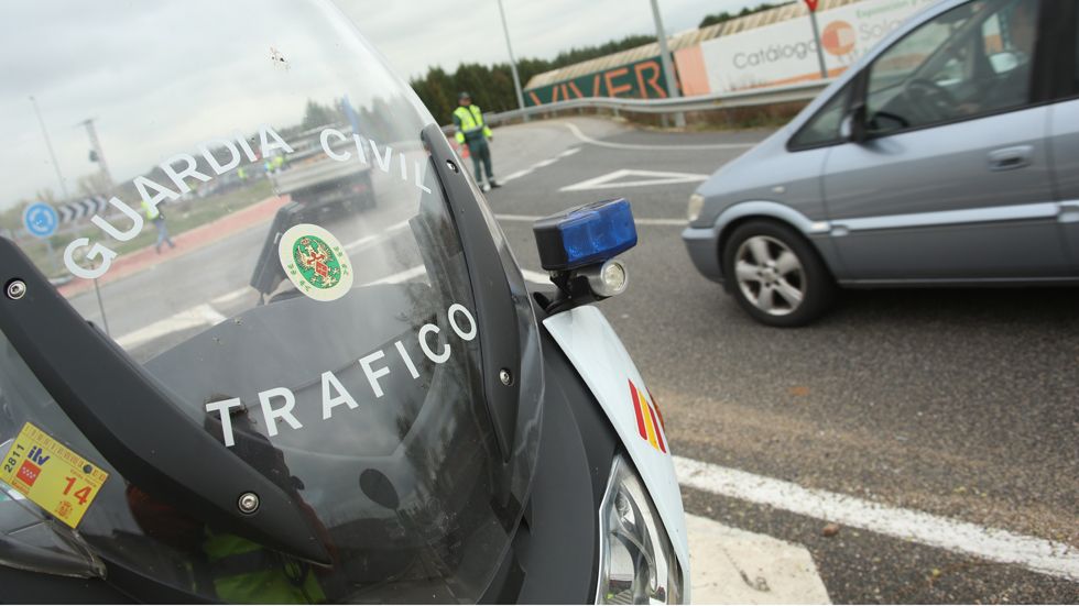 Detenido funcionario de la DGT por falsificar papeles de coches robados