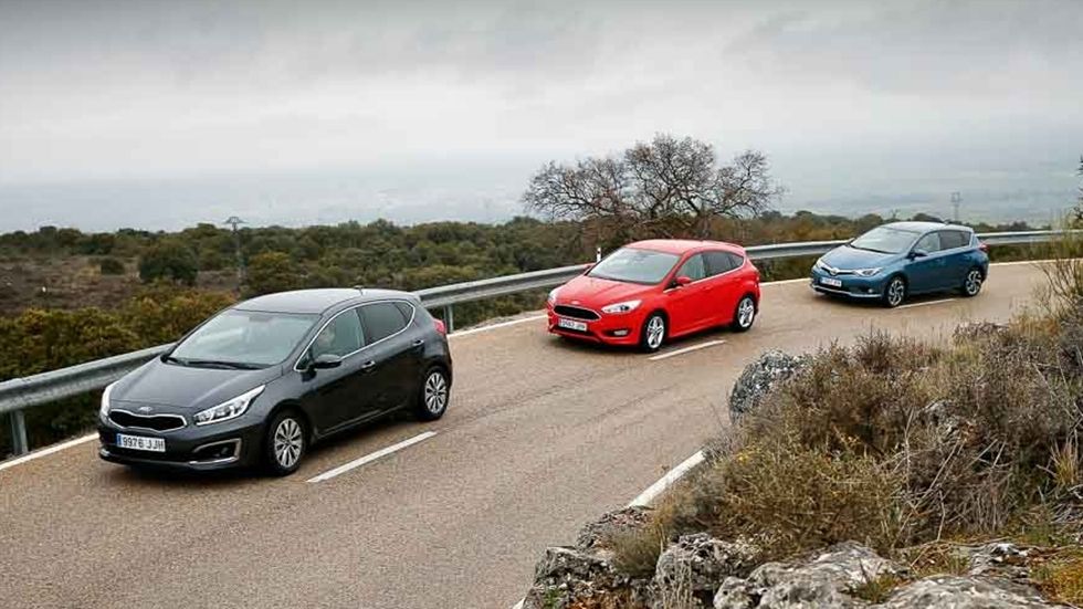 Ford Focus 1.0 EcoBoost, Kia cee'd 1.0 T-GDi y Toyota Auris 1.2T 120